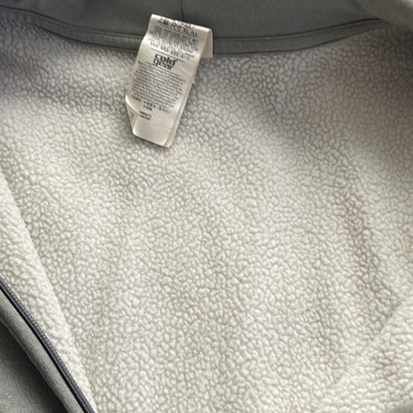 Under armour sweater. Womens xl. Storm. Water resistant. Used twice. - Picture 6 of 7